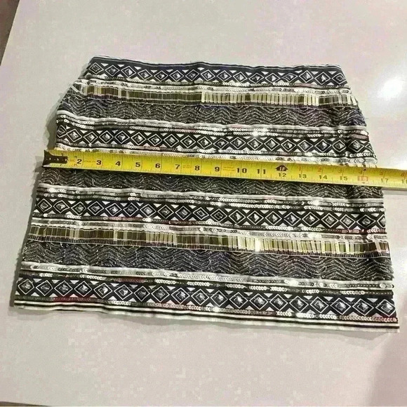 TWIK by SIMONS GOLDEN SHINNY FESTIVE MINI SKIRT  SIDE ZIPPER SIZE S - Picture 3 of 9